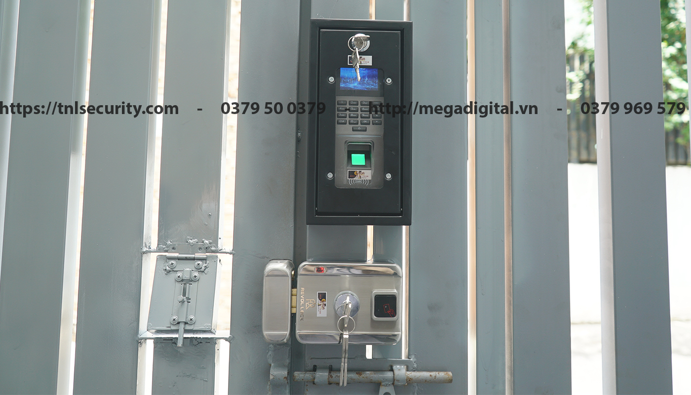 Lap-khoa-van-tay-nha-tro-cho-cua-sat-hai-canh-tai-Quan-9